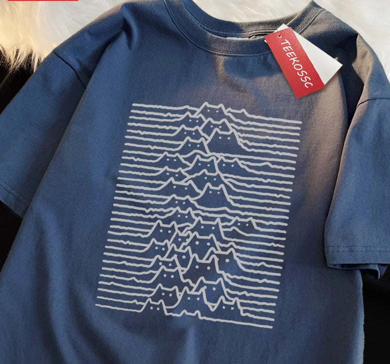 🏔️🐱 Mountain Cats Graphic Tee – Kawaii Japan-Style Cotton T-Shirt (Unisex)