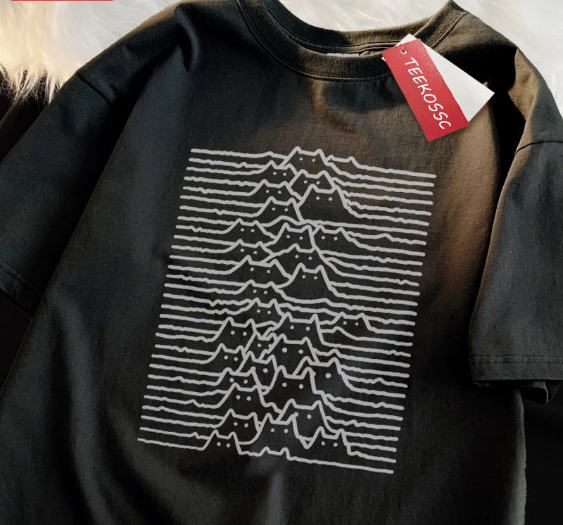 🏔️🐱 Mountain Cats Graphic Tee – Kawaii Japan-Style Cotton T-Shirt (Unisex)