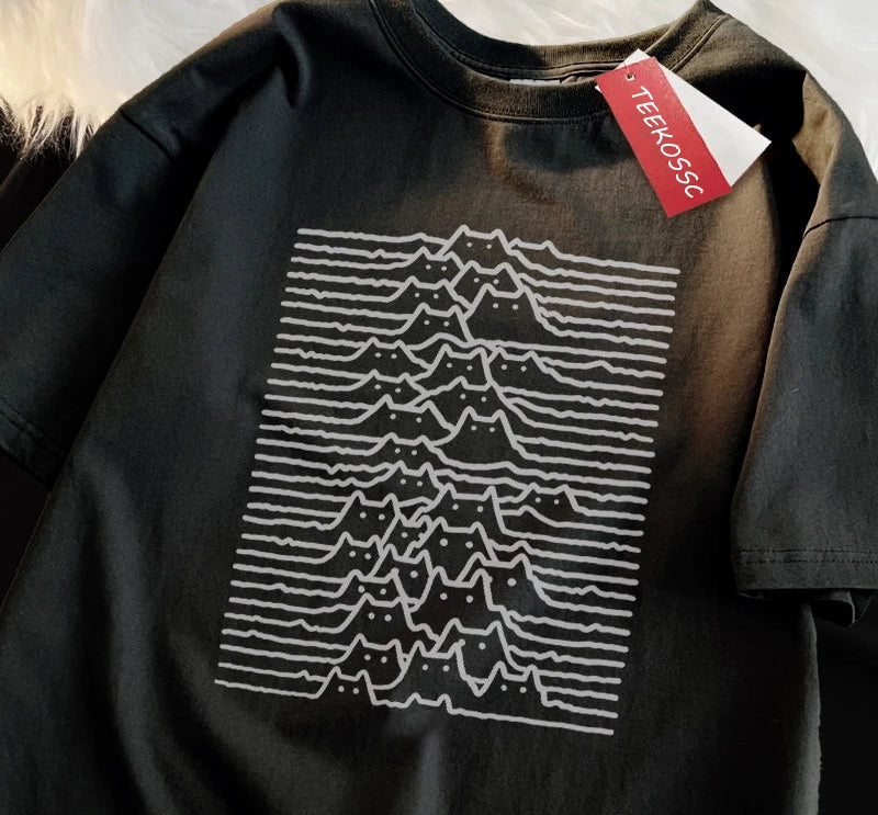 🏔️🐱 Mountain Cats Graphic Tee – Kawaii Japan-Style Cotton T-Shirt (Unisex)